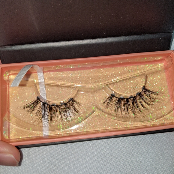 Moxie Lashes (Sassy Only) - Picture 1 of 1